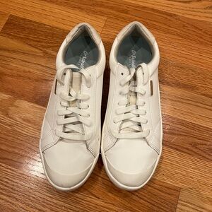 Dr. Scholl’s Time Off Sneakers